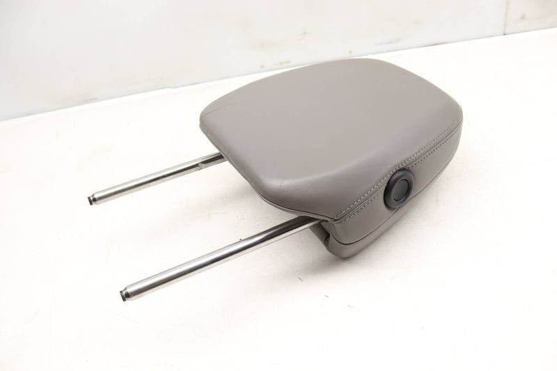 Seat Headrest / Head Rest 7P5881901P — Used (SKU 492142)