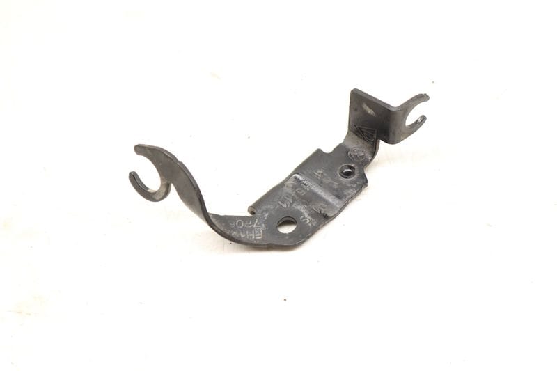 Brake Hose / Line Bracket 7P0614514B — Used (SKU 527929)