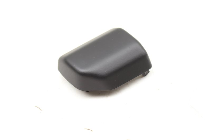 Door Panel Pull / Grab Handle Trim Cover 7P5867394A — Used (SKU 547750)