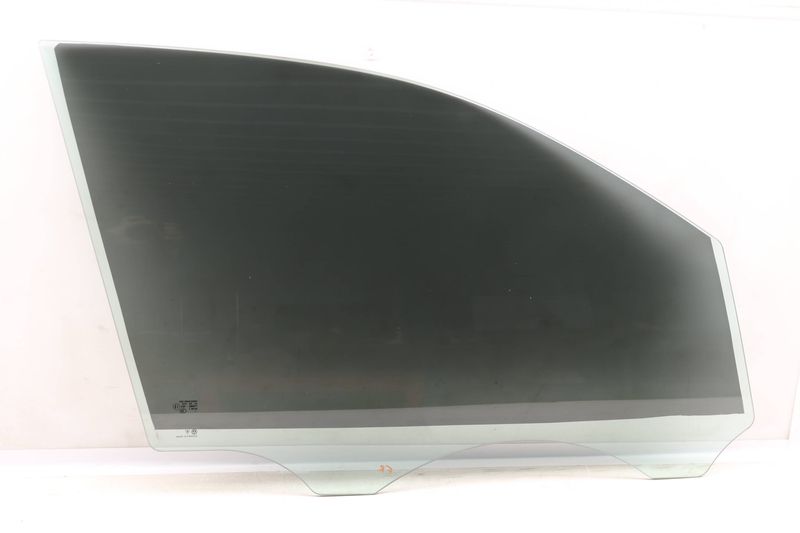 Door Window Glass 7P5845022B — Used (SKU 527346)