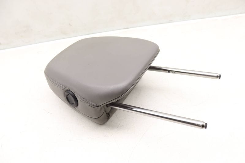 Seat Headrest / Head Rest 7P5881902P — Used (SKU 492143)