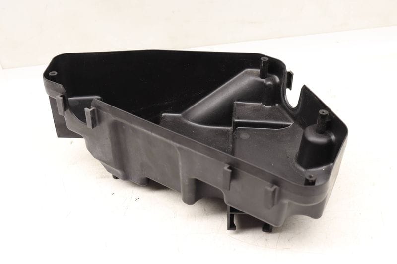 Fuse / Relay Box Housing Cover 7P0907355 — Used (SKU 527665)