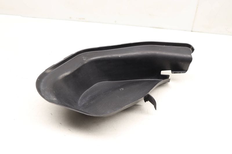 Intake Manifold Cover 7P5819349 — Used (SKU 485249)