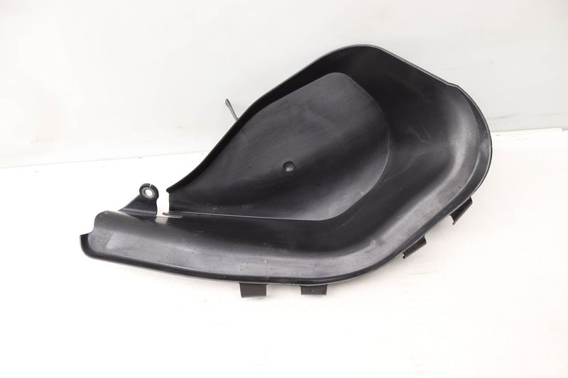Intake Manifold Cover 7P5819349 — Used (SKU 493891)