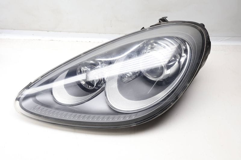 Dynamic HID Xenon Headlight / Headlamp 7P5941031BT — Used (SKU 613902)