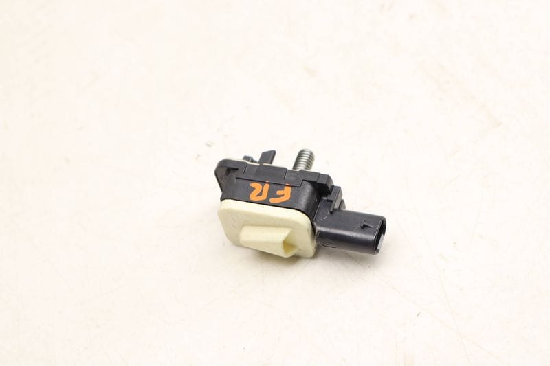 Impact / Crash Sensor 7P0959354 — Used (SKU 527592)
