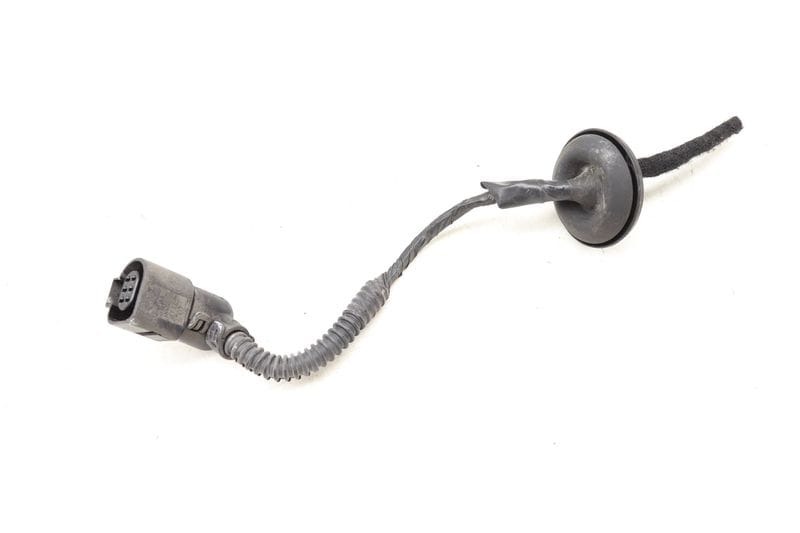 Inner Tail Light Wiring Connector / Pigtail — Used (SKU 492109)
