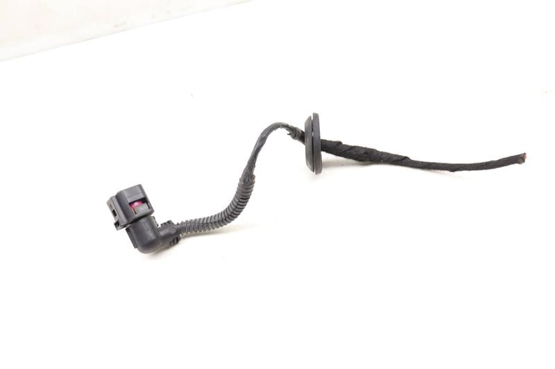 Inner Tail Light Wiring Connector / Pigtail — Used (SKU 493849)