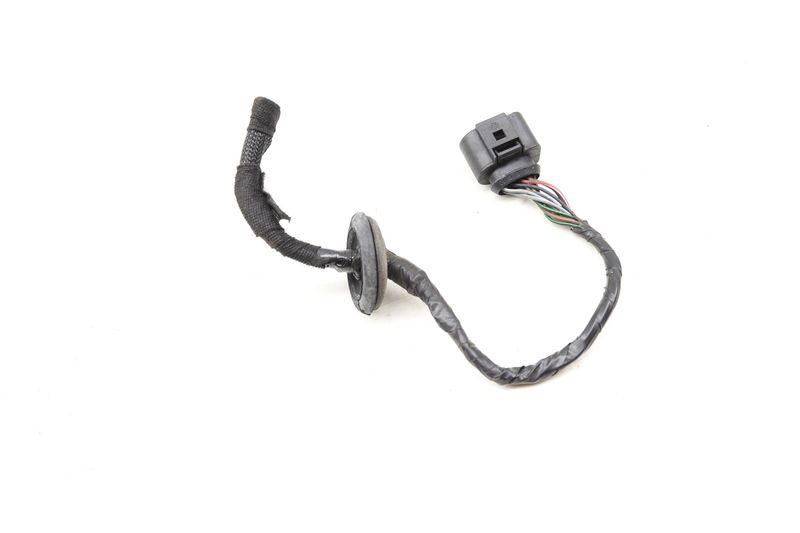 Outer Tail Light Wiring Connector / Pigtail — Used (SKU 493855)