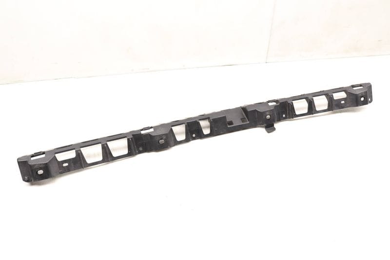 Center Bumper Mount / Bracket 7P5807863 — Used (SKU 521598)
