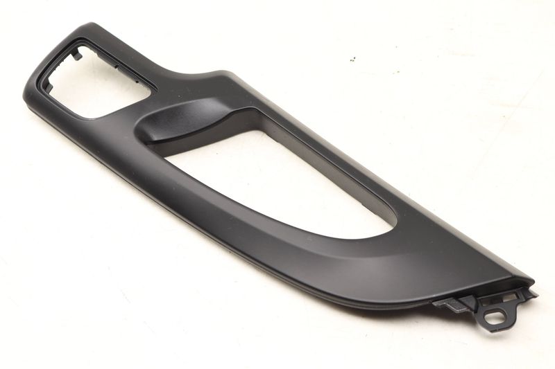 Interior Door Handle Trim 7P5839247 — Used (SKU 527415)