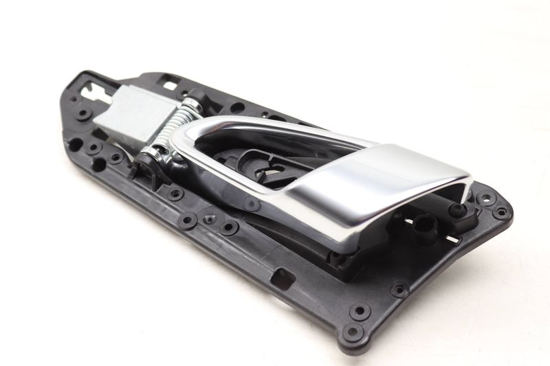 Interior Door Release Handle 7P5837019 — Used (SKU 507599)