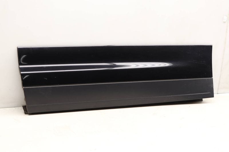 Lower Door Molding / Blade 7P5837787G — Used (SKU 521790)