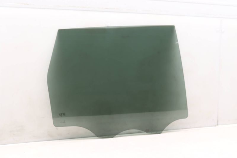 Door Window Glass 7P5845026B — Used (SKU 492057)