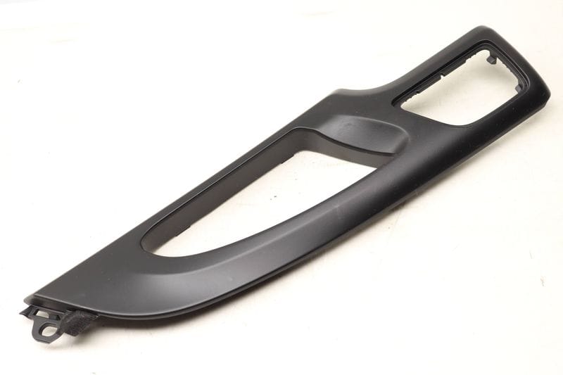 Interior Door Handle Trim 7P5839248 — Used (SKU 527416)