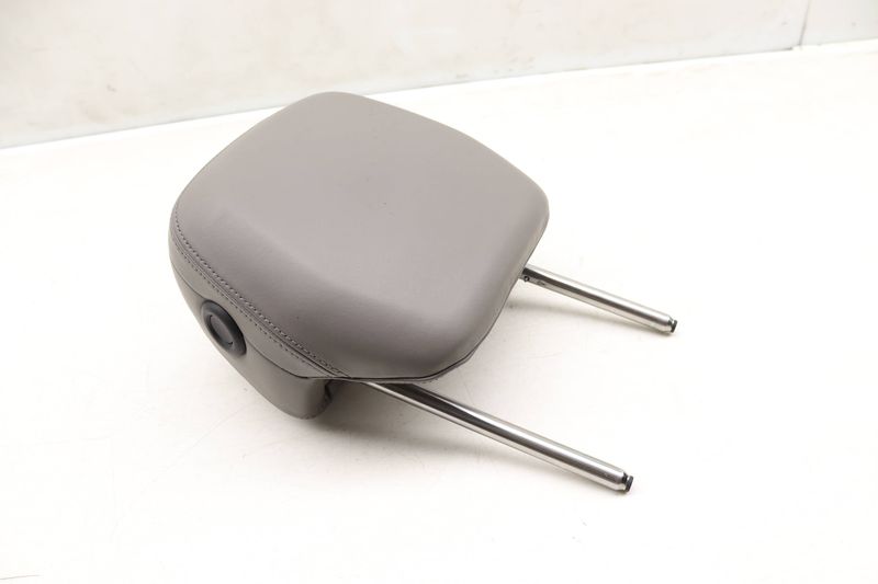 Seat Headrest / Head Rest 7P5885902B — Used (SKU 492144)