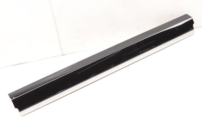 Dash Panel Trim / Molding 7P5857222P — Used (SKU 507586)
