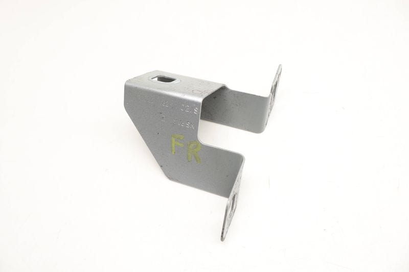 Fender Mount / Bracket 7P5821162 — Used (SKU 614043)