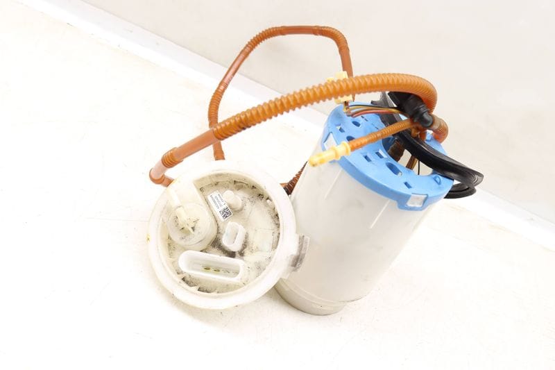 IN-Tank Fuel Pump / Flange 7P0919679A — Used (SKU 547873)