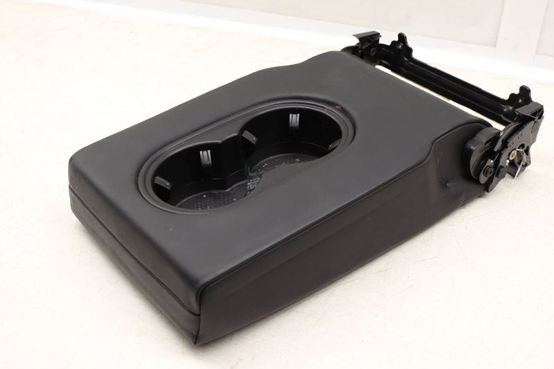 Seat Center Armrest / Cup Holder 7P5885081G — Used (SKU 527368)