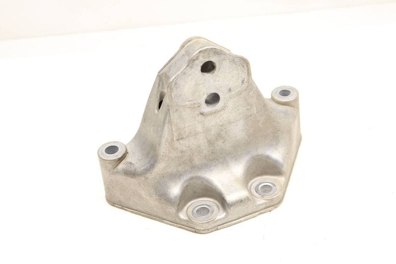 Transmission Transfer Case / Gearbox Mount Bracket 7L0399649E — Used (SKU 527647)