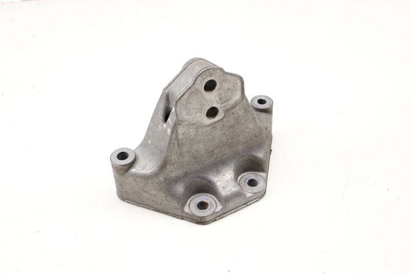 Transmission Transfer Case / Gearbox Mount Bracket 7L0399649E — Used (SKU 614030)