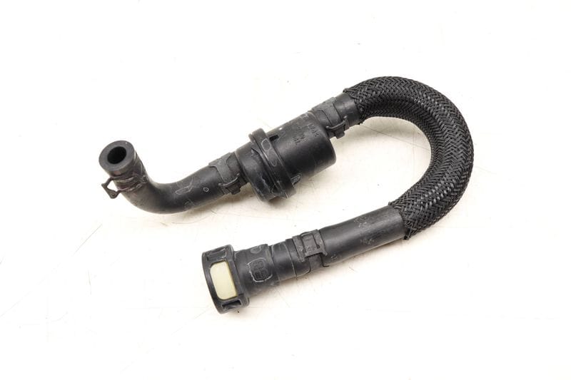 Vacuum / Breather Hose w/ Purge Valve 7P0133366D — Used (SKU 521907)