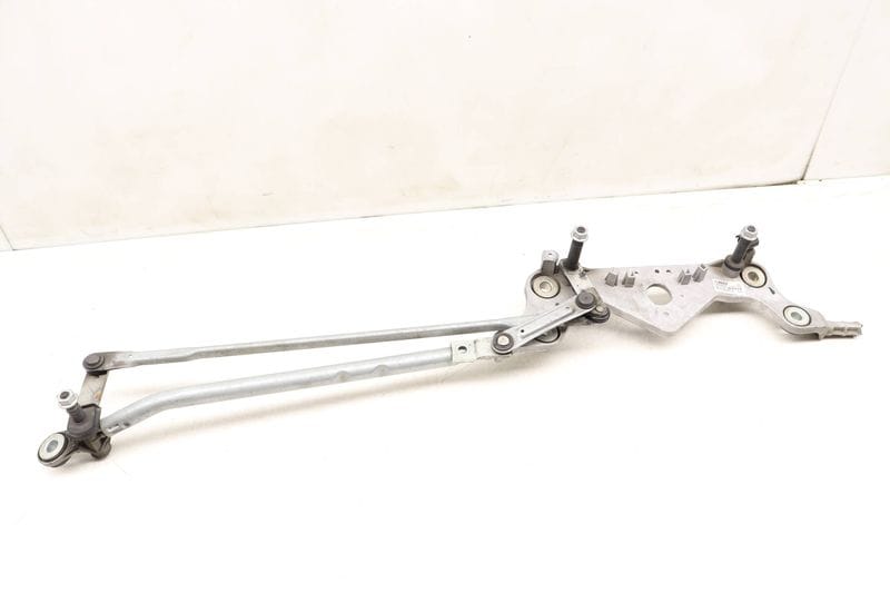 Windshield Wiper Transmission / Bracket 7P0955023 — Used (SKU 521606)