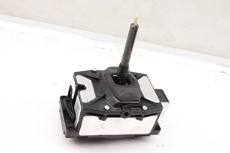 Automatic Shifter Assembly 97042696000 — Used (SKU 602015)
