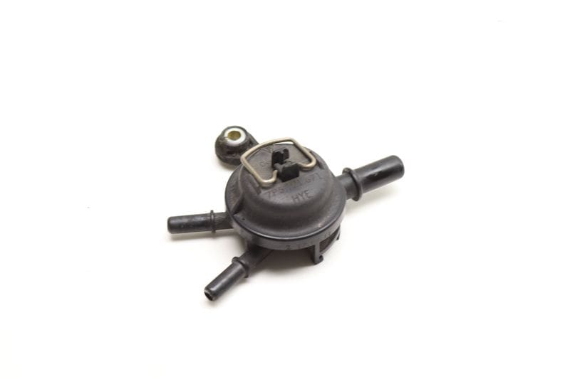 Coolant Bleeder Valve 7P5121671 — Used (SKU 602215)