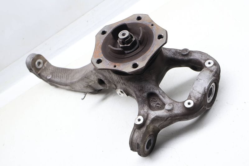 Spindle Knuckle w/ Wheel Bearing 97034115804 — Used (SKU 686482)