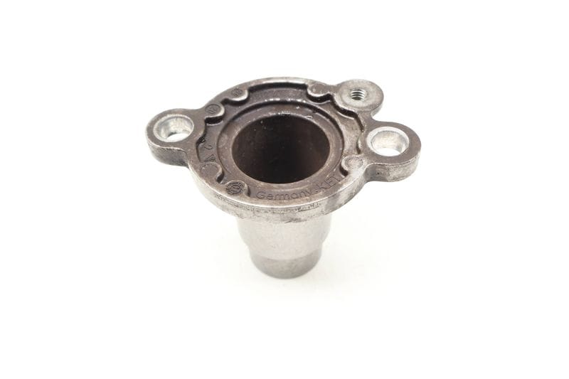 Oil Pan Flange 94810731320 — Used (SKU 686235)