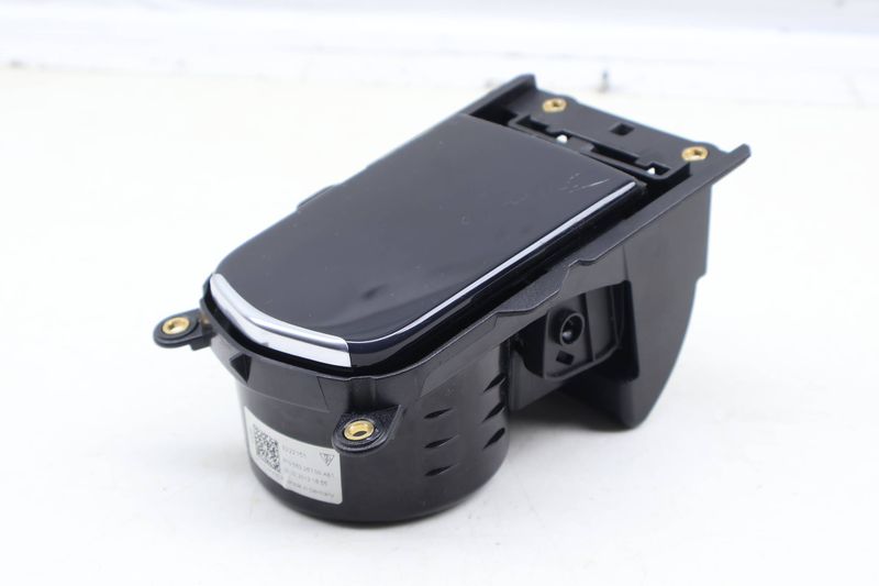 Center Cup Holder w/ Cover Trim 97055348100 — Used (SKU 686309)