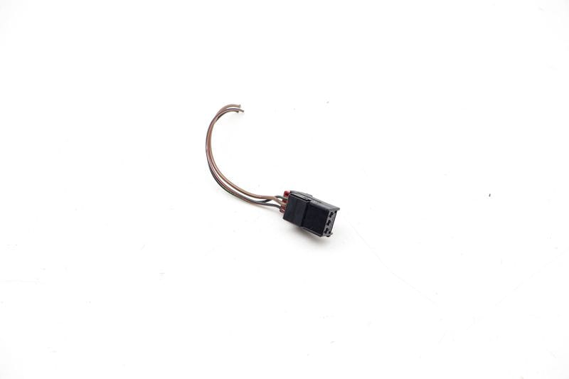 3-PIN Wiring Connector / Pigtail 7N0972703 — Used (SKU 725403)