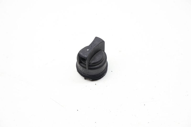 Diesel Exhaust Fluid / Def Cap 3C0131980 — Used (SKU 725685)