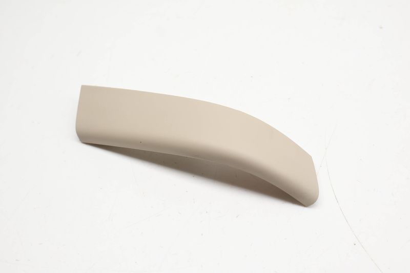 Door Panel Grab Handle Trim / Cover 7P6867171 — Used (SKU 725233)