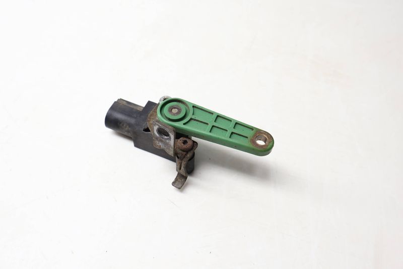 Headlight / Suspension Level Sensor 7P0616213 — Used (SKU 725449)