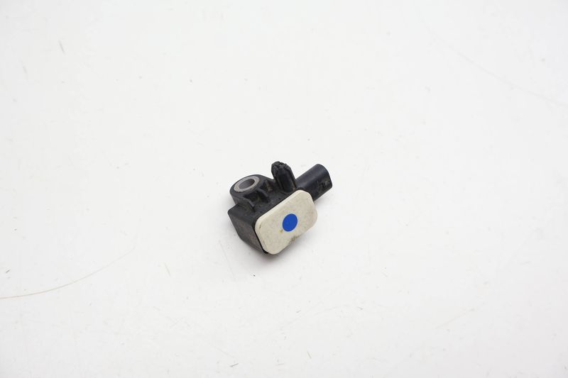 Impact / Crash Sensor 7P0959651 — Used (SKU 725459)