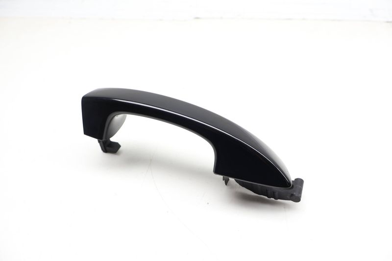 Exterior Door Handle 7P6837205E — Used (SKU 725374)