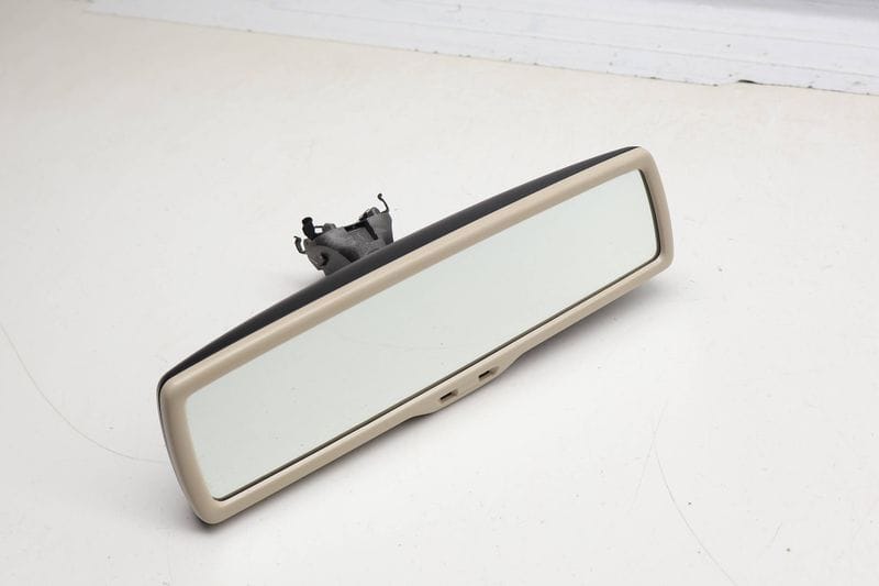 Interior Rear View Mirror (AUTO DIM) 7P6857511S — Used (SKU 725328)