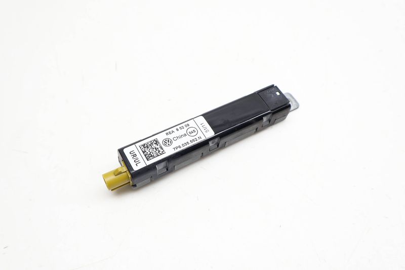 Antenna Booster (LOWER) 7P6035552N — Used (SKU 725201)