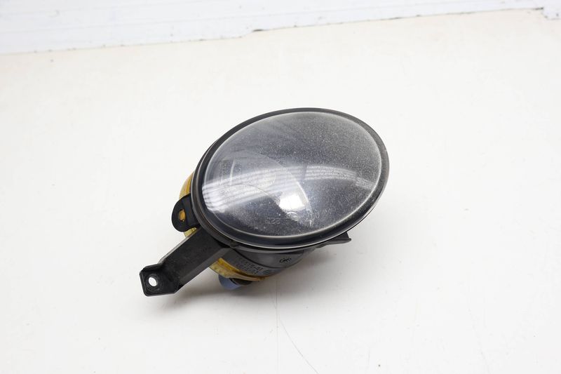 Fog Light / Lamp 7P6941699A — Used (SKU 725393)