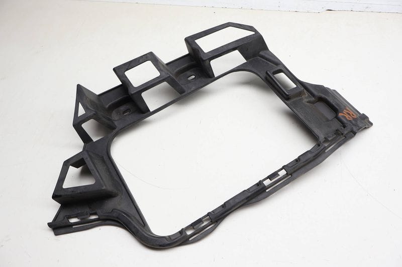 Bumper Guide / Mount Bracket 7P6807394A — Used (SKU 725417)