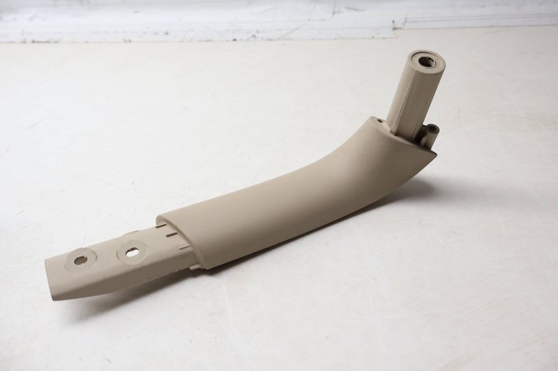 Door Panel Grab Handle 7P6868188D — Used (SKU 725231)
