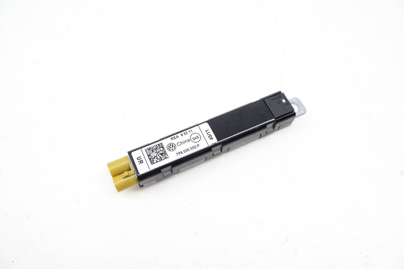 Antenna Booster (LOWER) 7P6035552P — Used (SKU 725193)