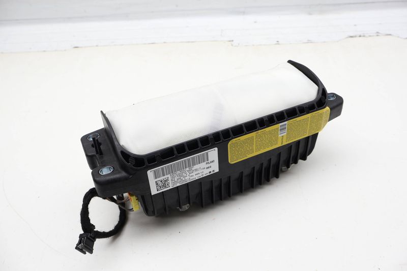 Dash Airbag / Air Bag 7P6880204E — Used (SKU 725320)