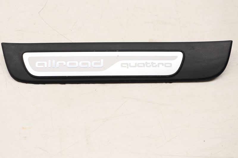 Door Sill / Scuff Plate (ALLROAD QUATTRO) 8K9853375 — Used (SKU 483251)