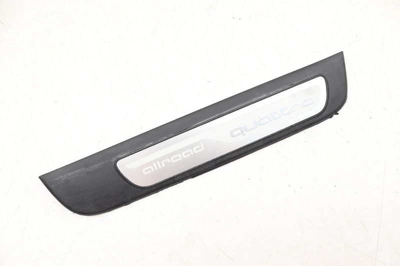 Door Sill / Scuff Plate (ALLROAD QUATTRO) 8K9853376 — Used (SKU 525003)