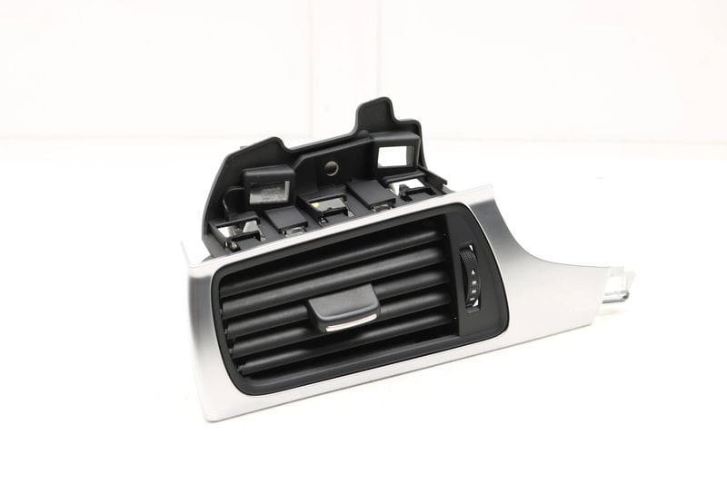 Dash Climate / Air Vent 4G1820901B — Used (SKU 377155)