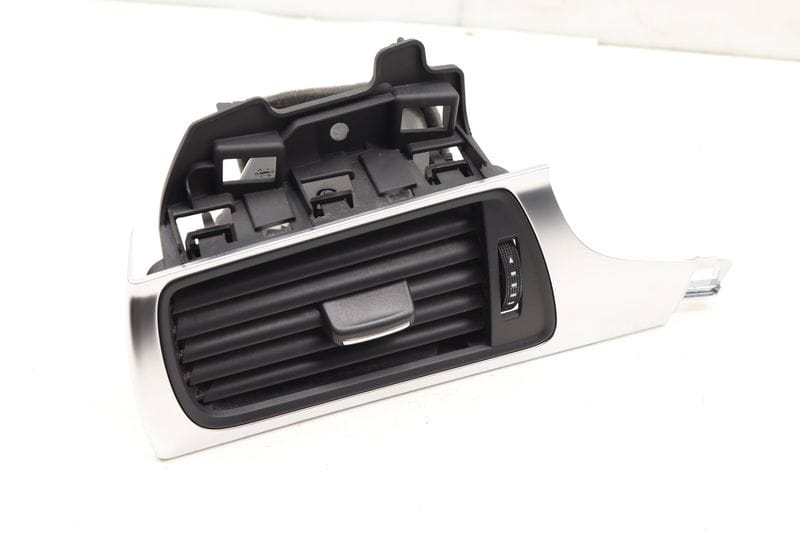 Dash Climate / Air Vent 4G1820901B — Used (SKU 453884)